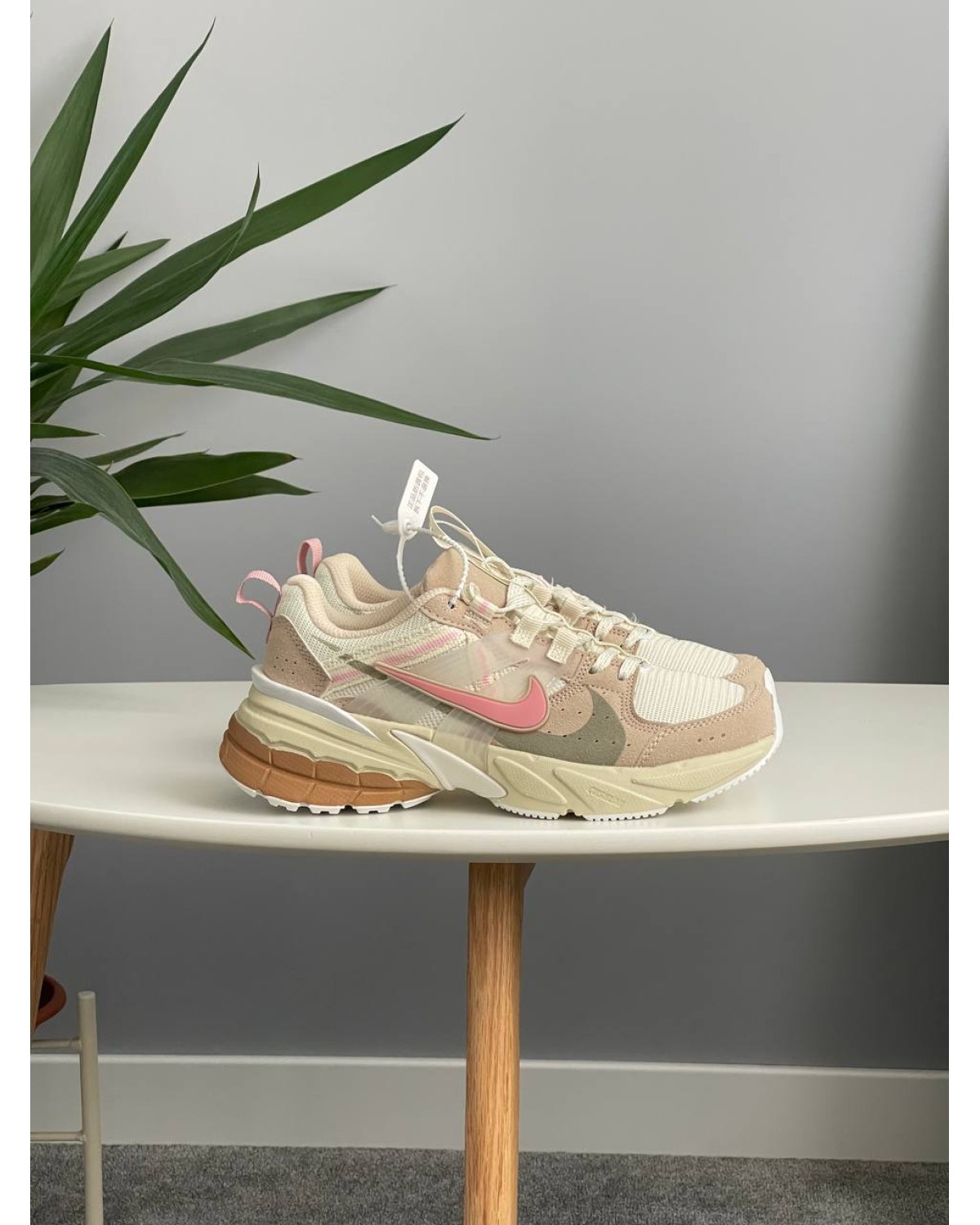 Nike V2K Runtekk Beige Pink