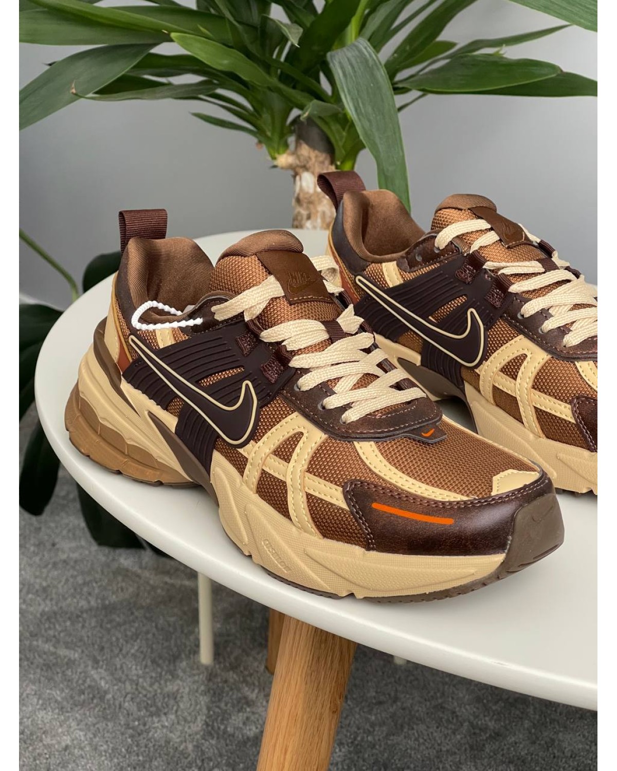 Nike V2K Run Lt British Tan