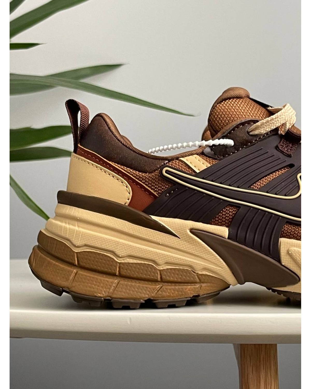 Nike V2K Run Lt British Tan