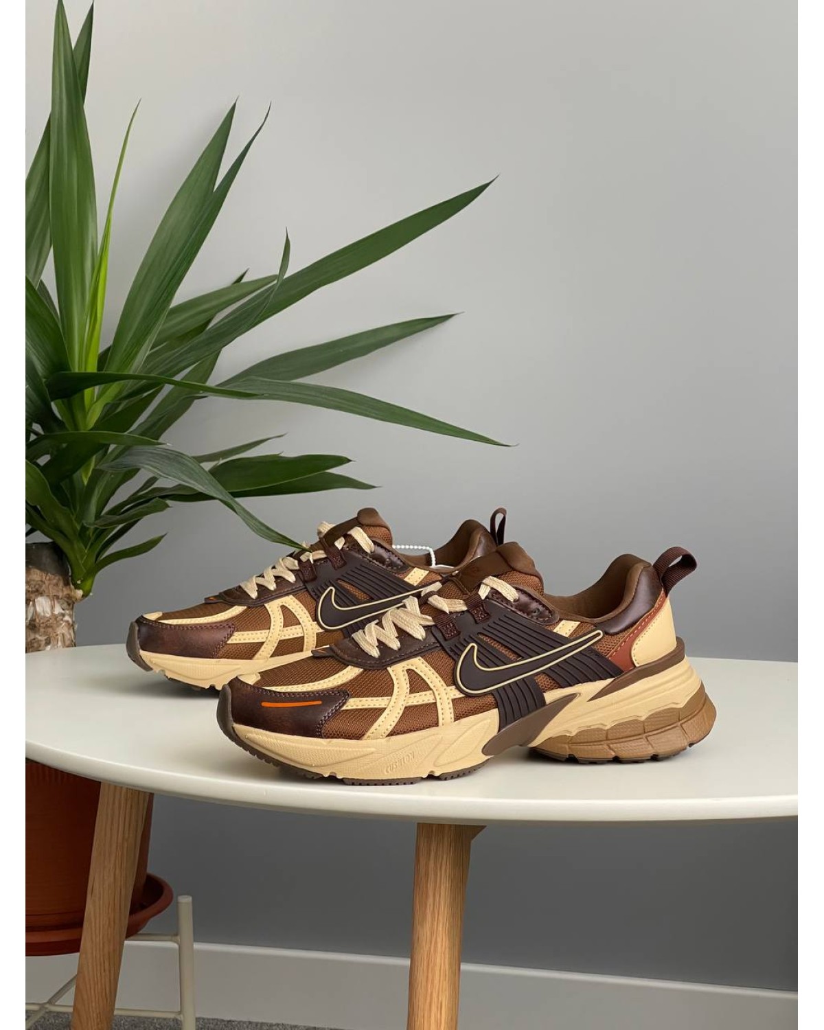 Nike V2K Run Lt British Tan