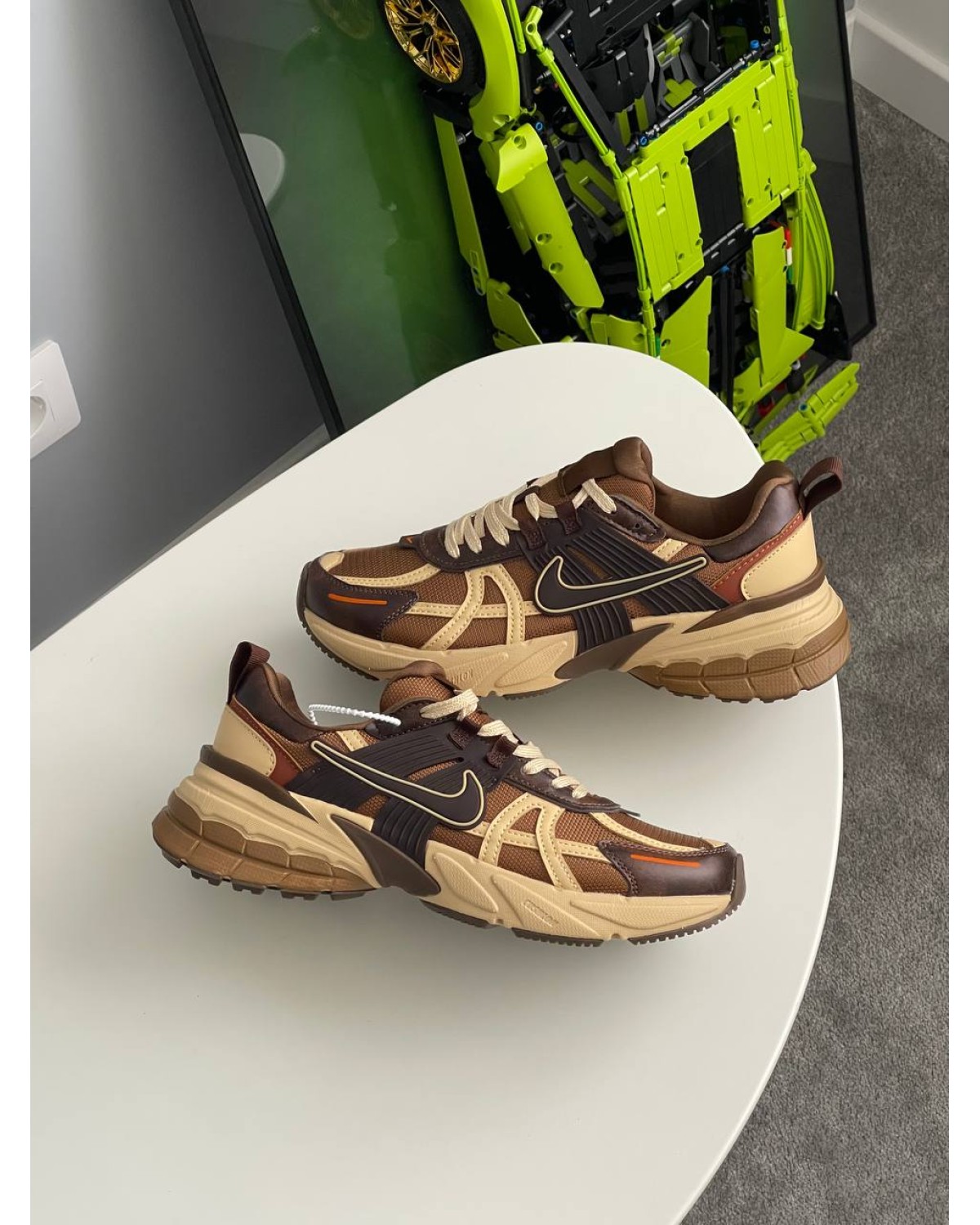 Nike V2K Run Lt British Tan
