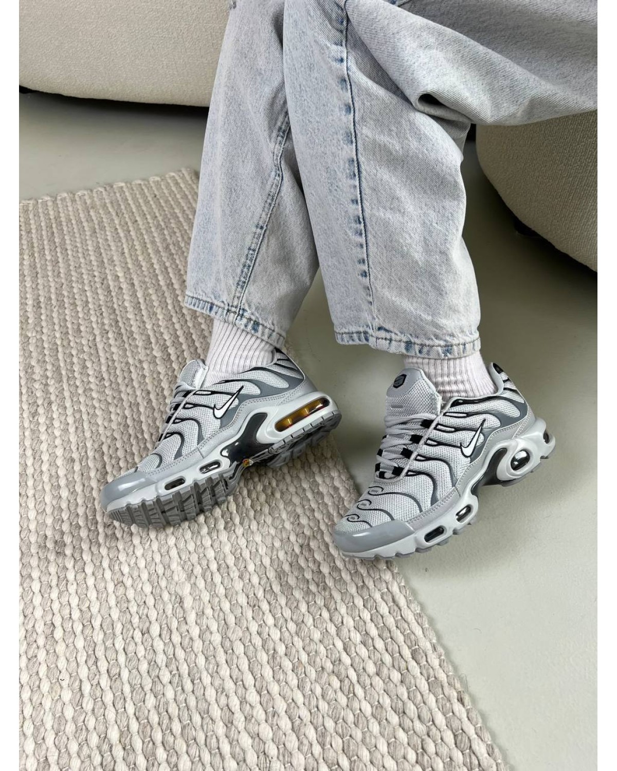 Nike TN White Grey