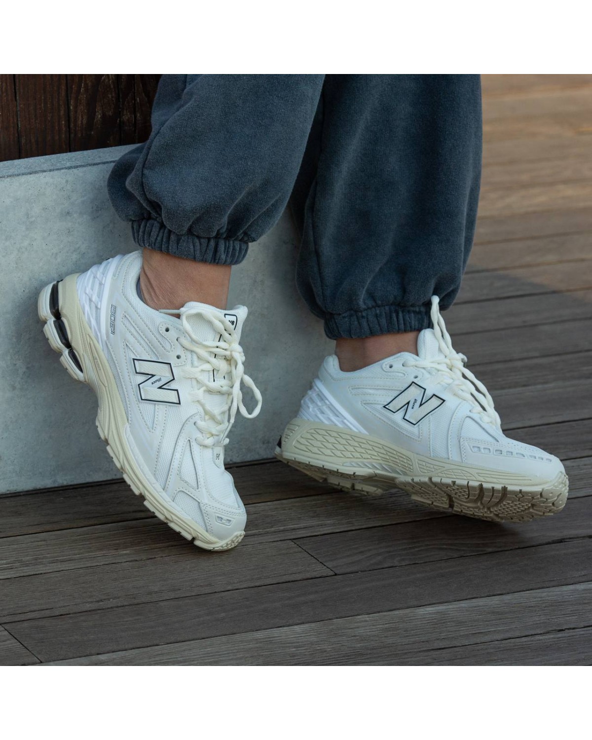 New Balance 1906R White Beige