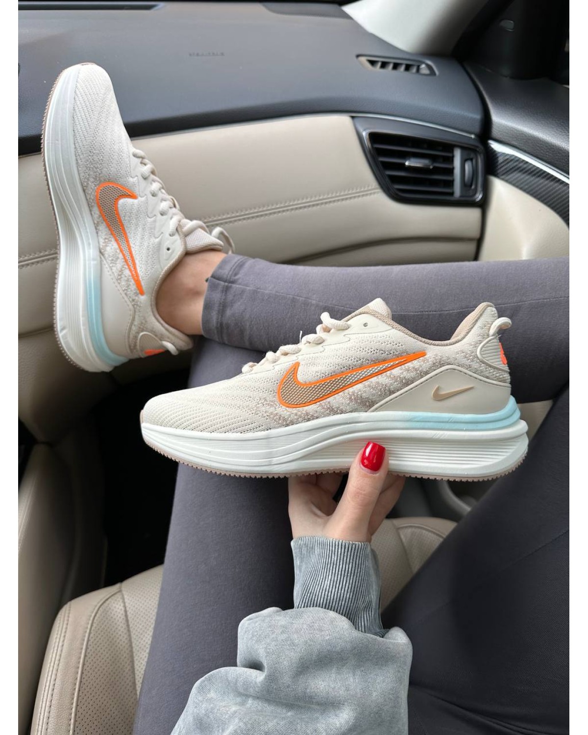 Nike Air Zoom Winflo Beige Orange
