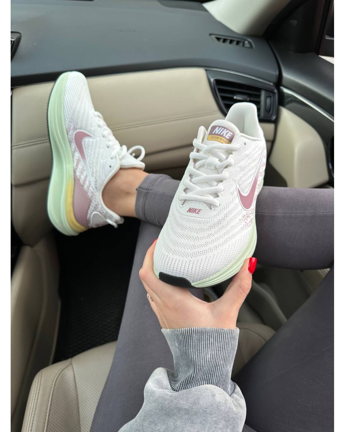 Nike Air Zoom Winflo White Pink