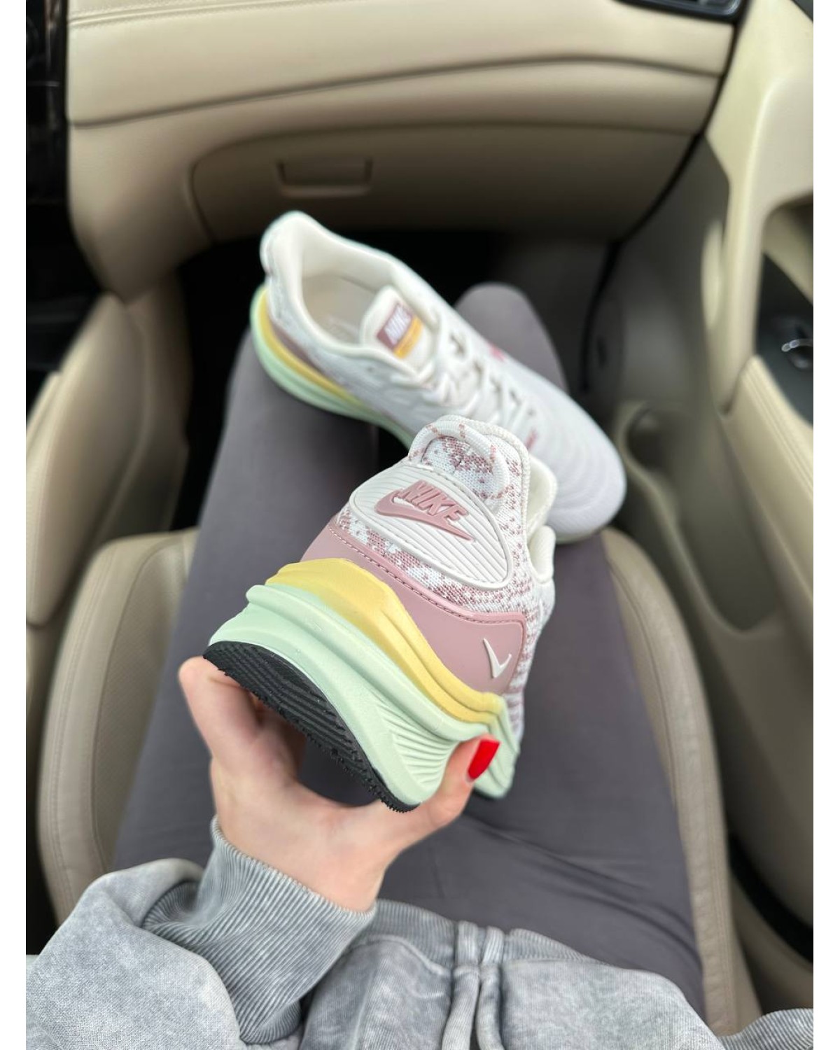 Nike Air Zoom Winflo White Pink