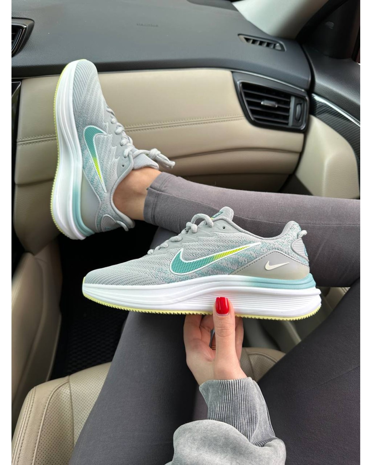Nike Air Zoom Winflo Grey
