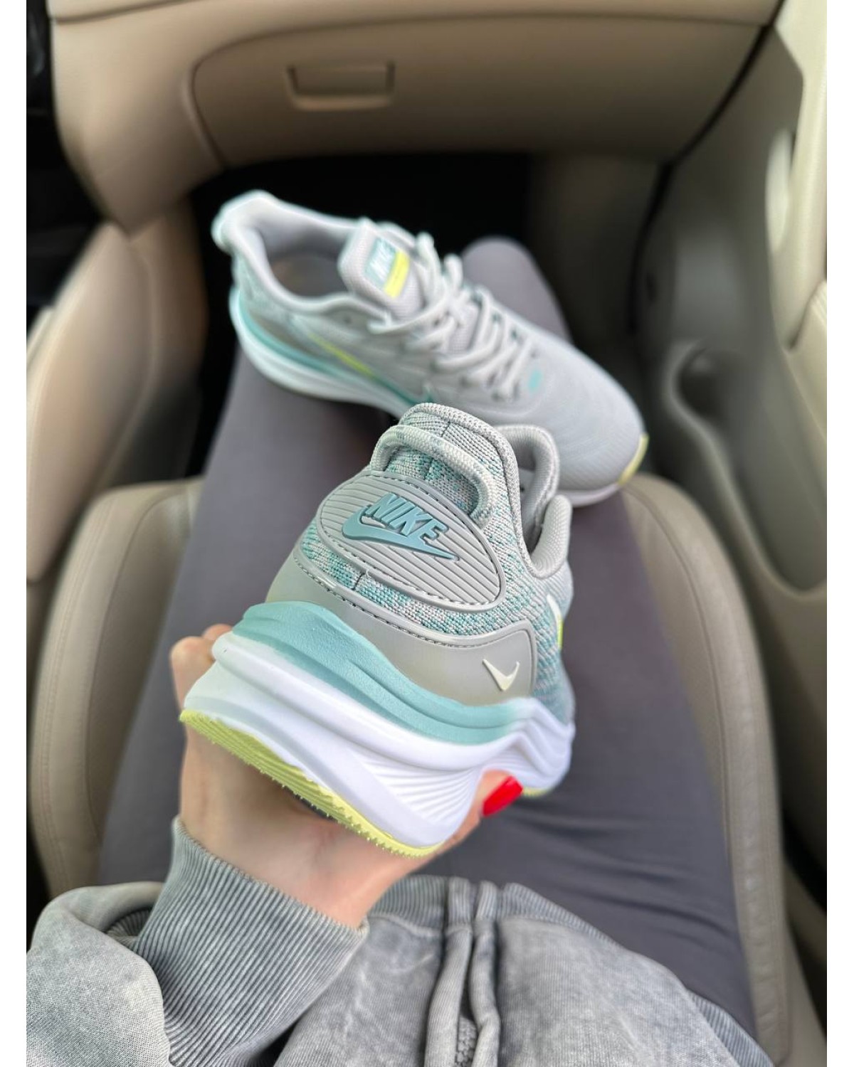 Nike Air Zoom Winflo Grey