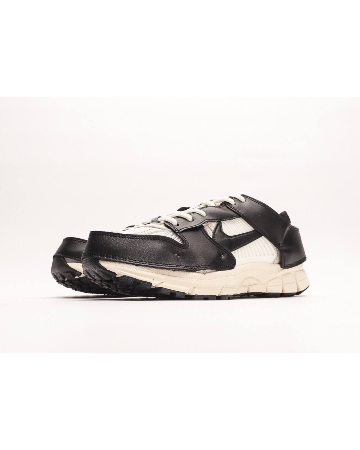 Nike Zoom Vomero 5 Timeless