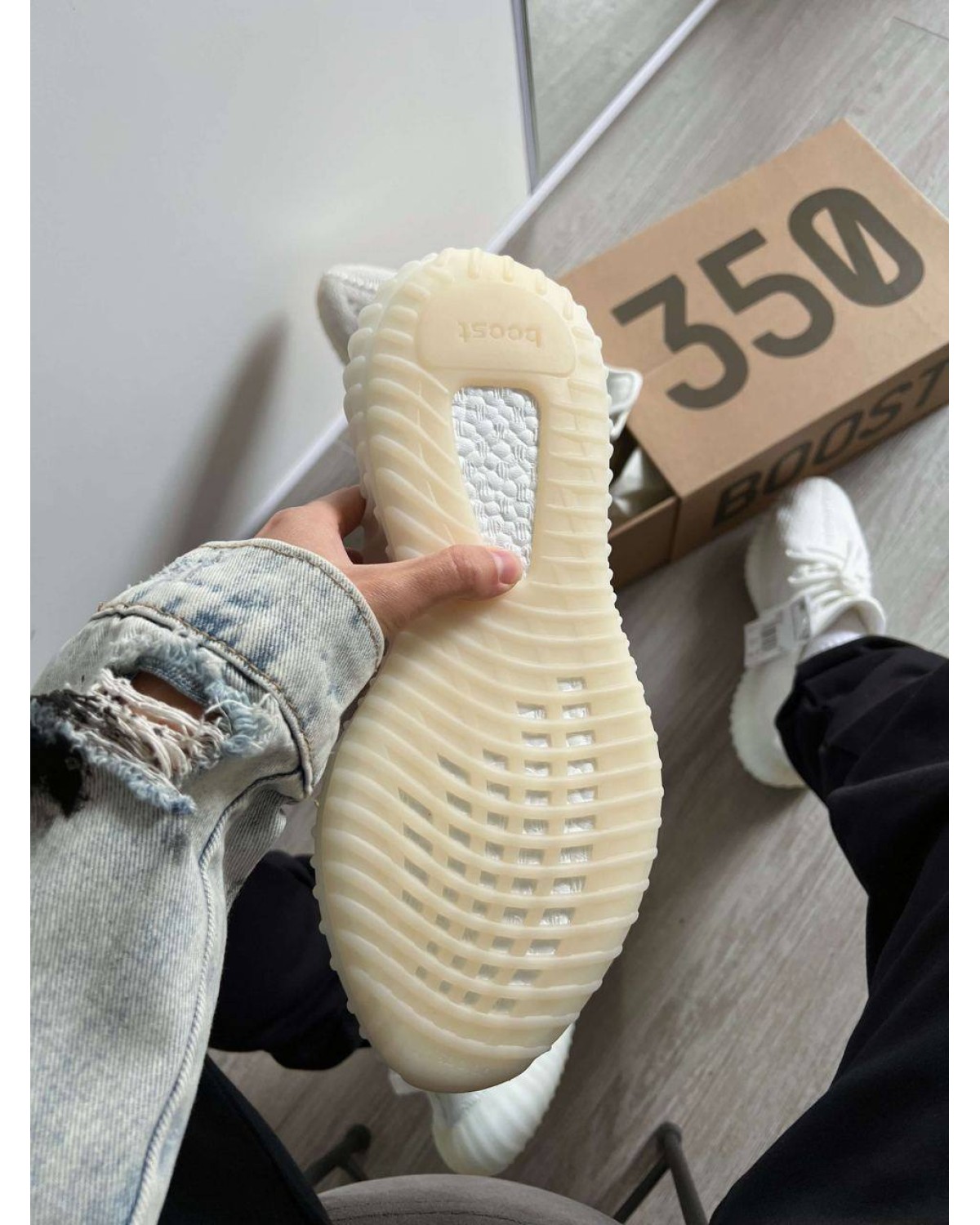 Adidas Yeezy Boost 350 V2 Bone