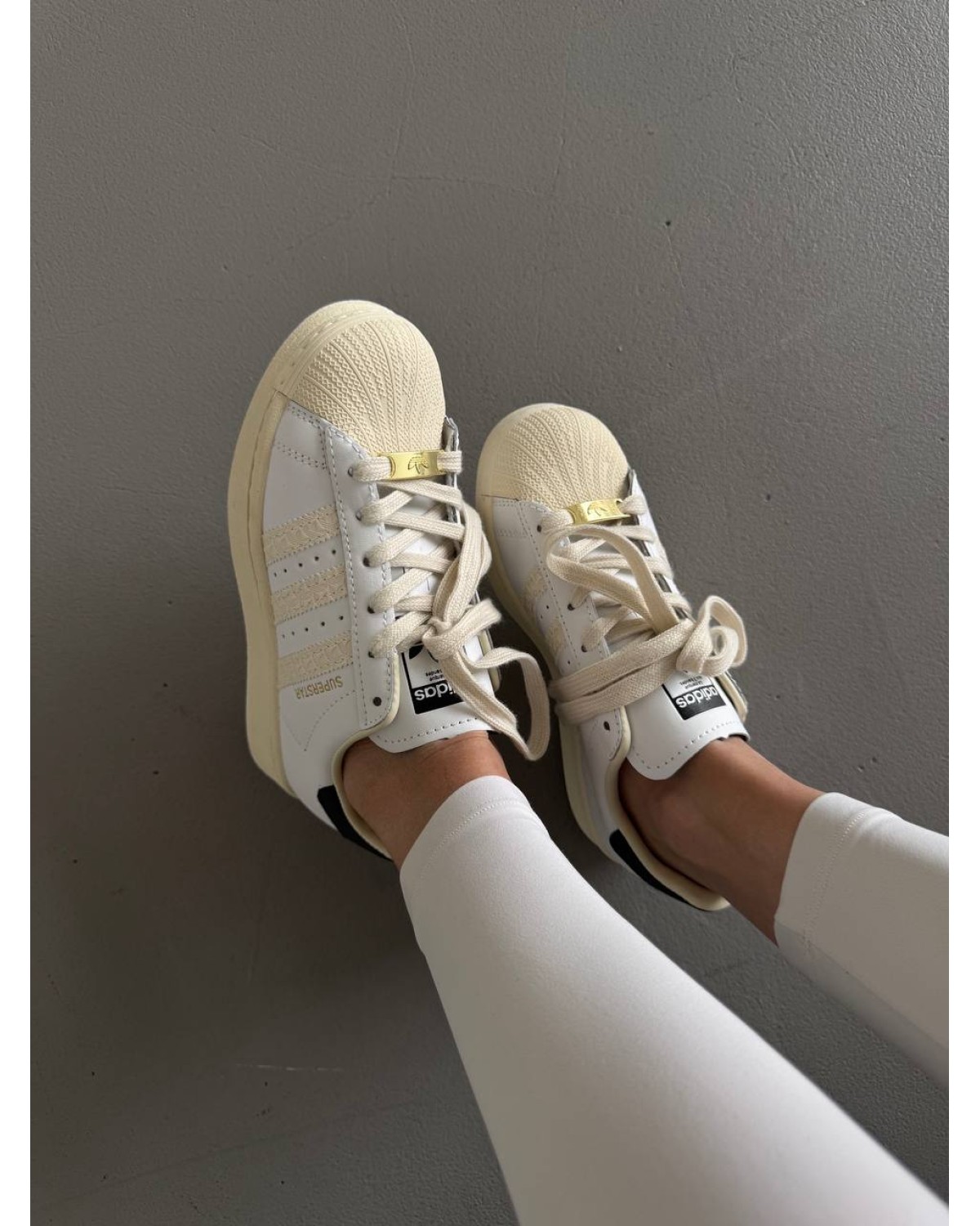 Adidas Superstar White / Beige Logo