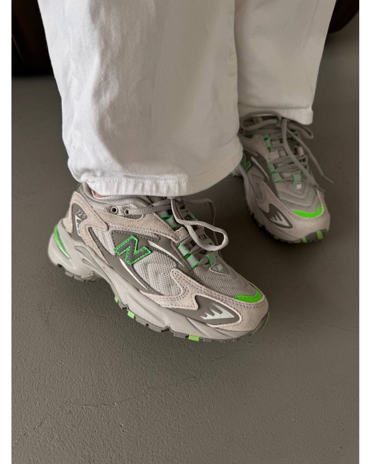 New Balance 725 Grey/Green