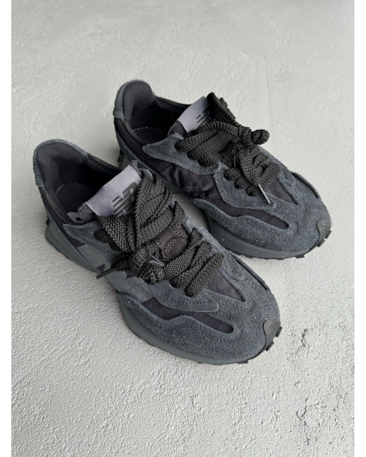 New Balance 327 Triple Black