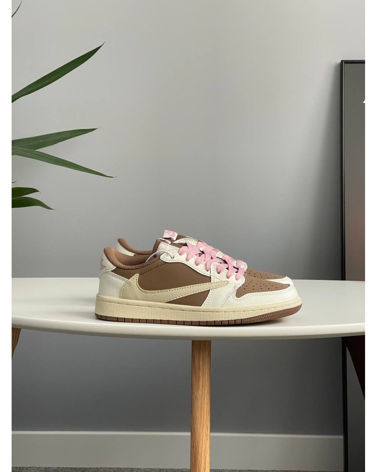 Nike Air Jordan 1 Retro Low OG SP Travis Scott Reverse Mocha Brown