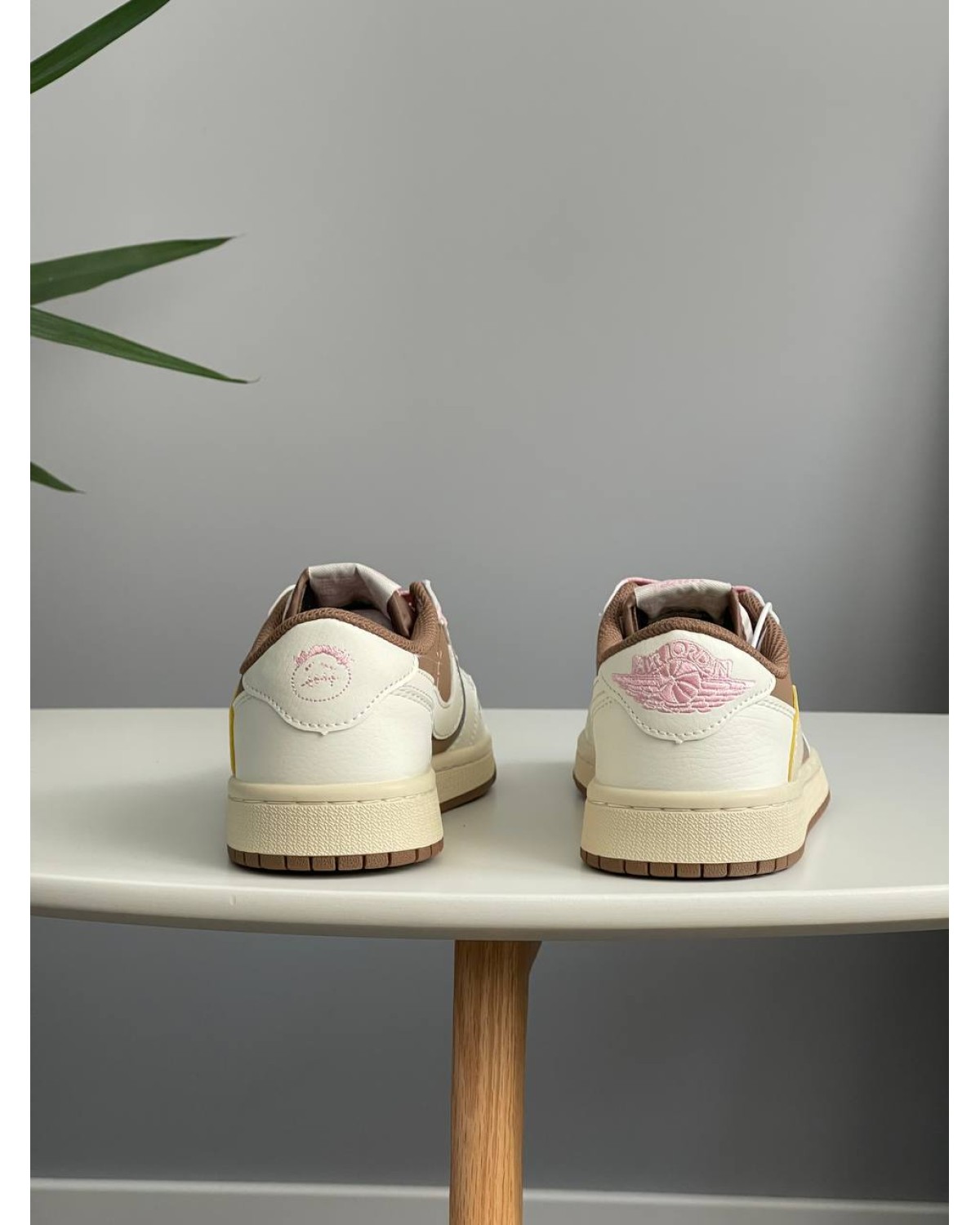 Nike Air Jordan 1 Retro Low OG SP Travis Scott Reverse Mocha Brown