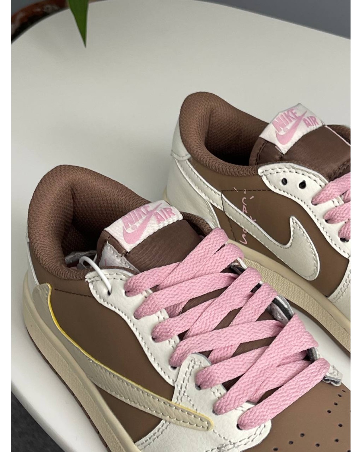 Nike Air Jordan 1 Retro Low OG SP Travis Scott Reverse Mocha Brown