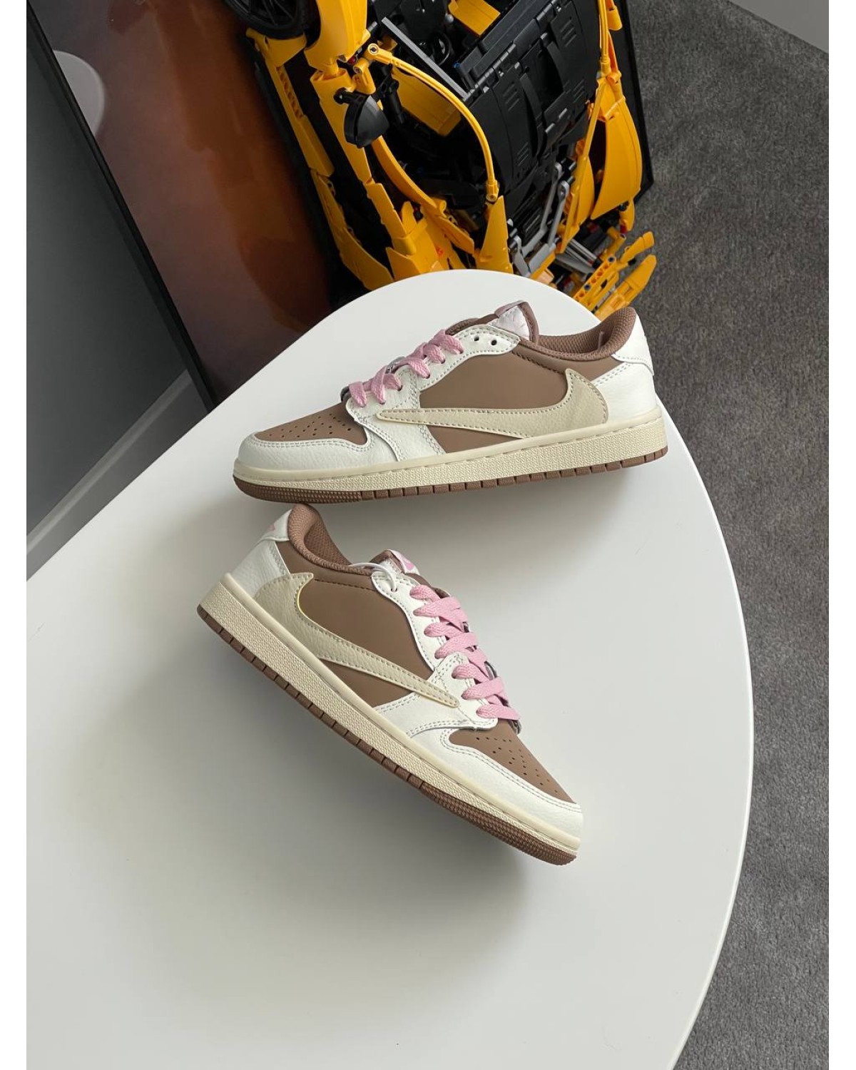 Nike Air Jordan 1 Retro Low OG SP Travis Scott Reverse Mocha Brown