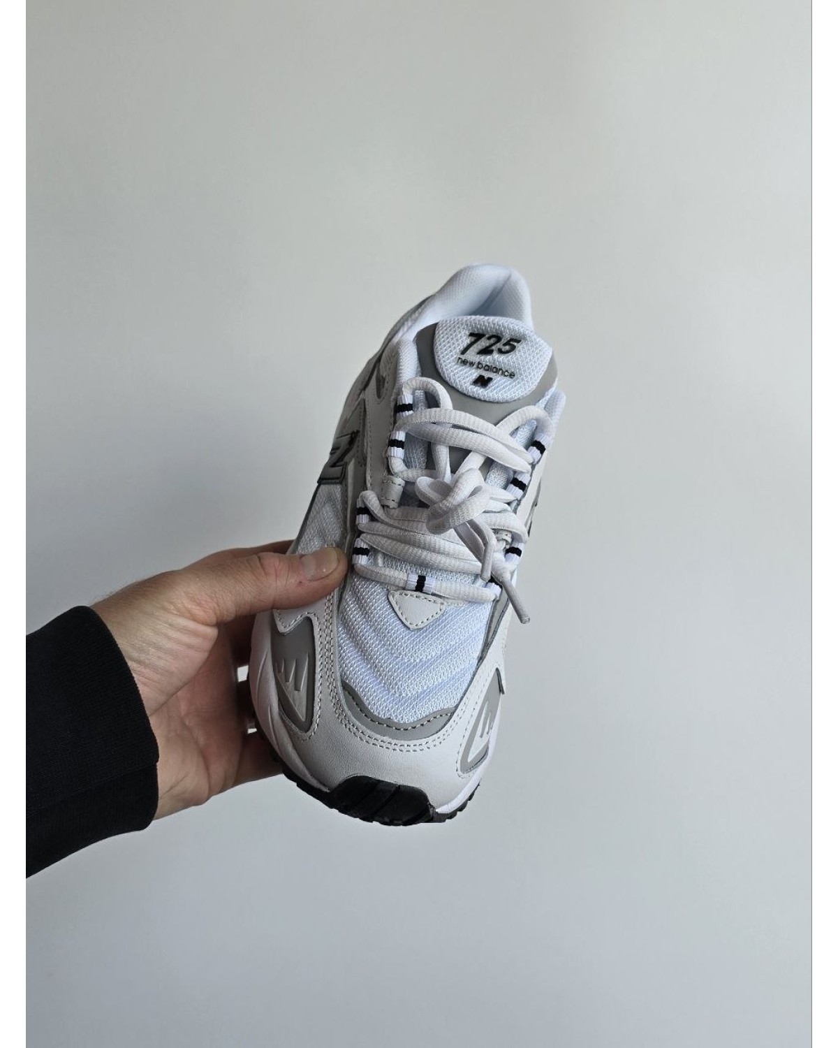 New Balance 725 White Grey
