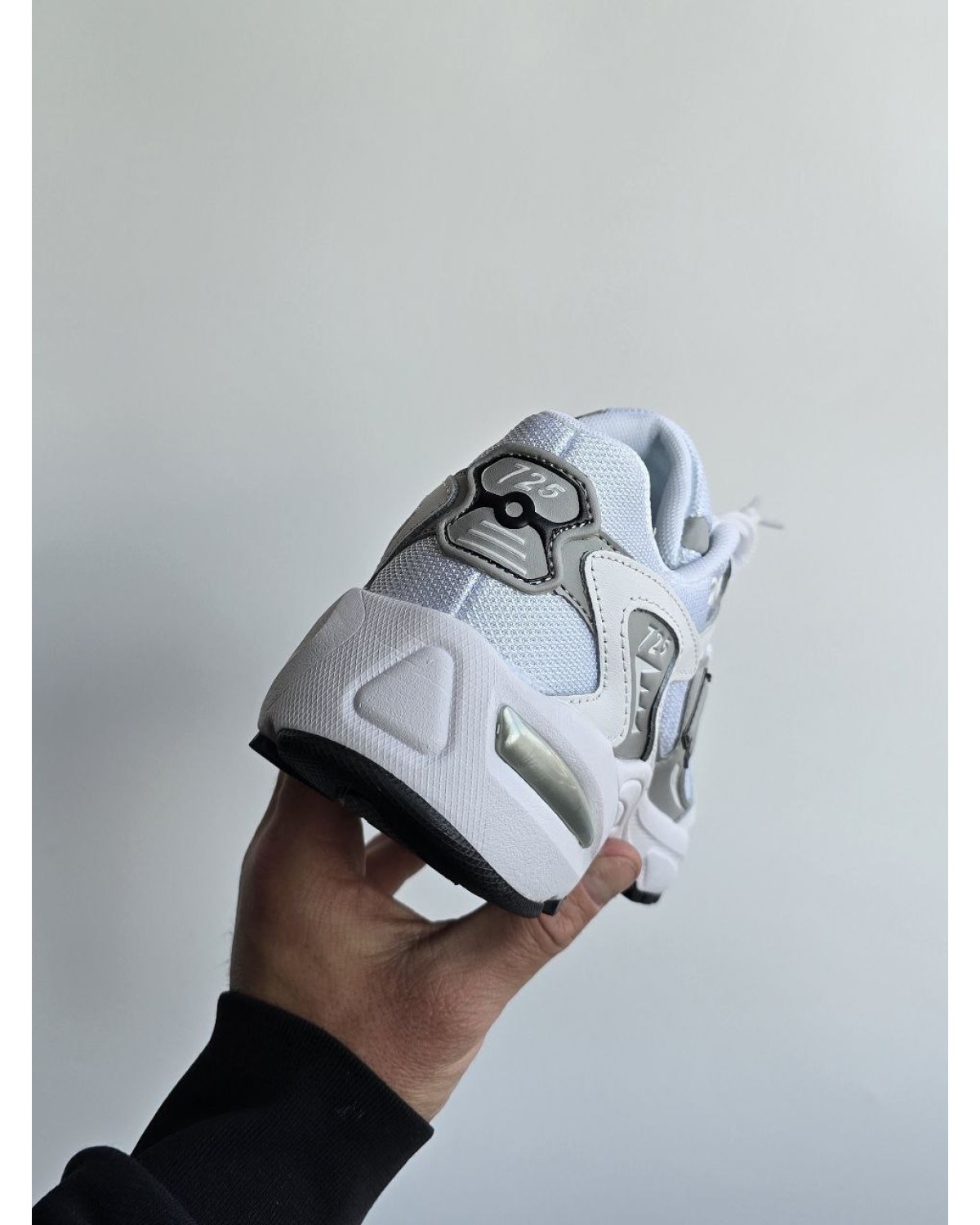 New Balance 725 White Grey