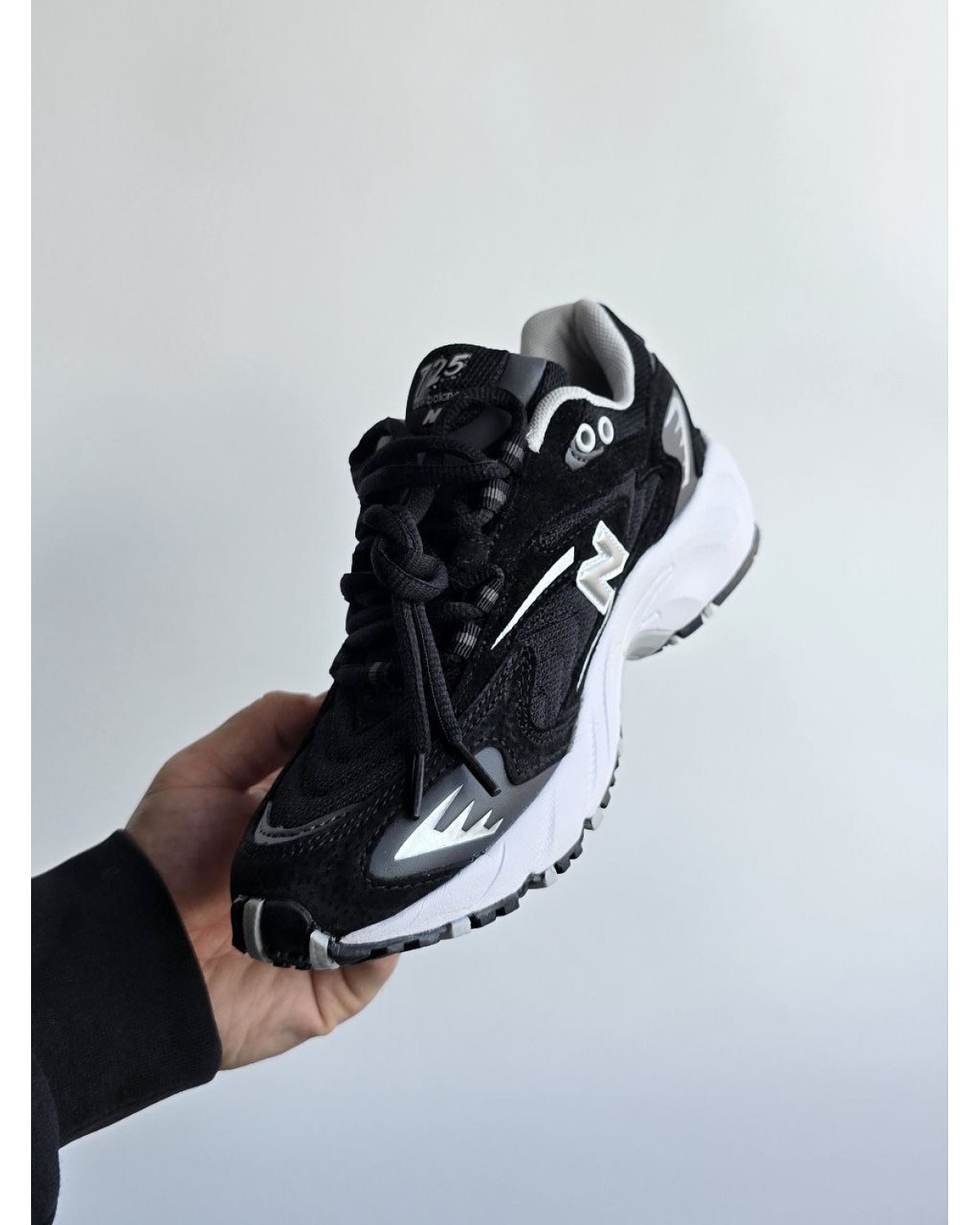 New Balance 725 Black Grey
