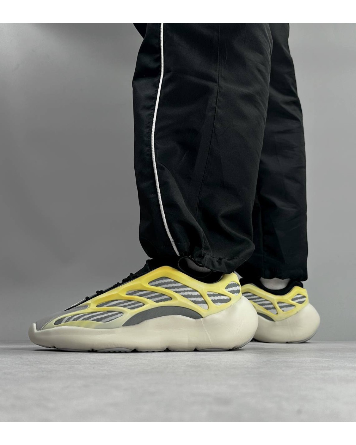 Adidas Yeezy 700 V3 Safflower