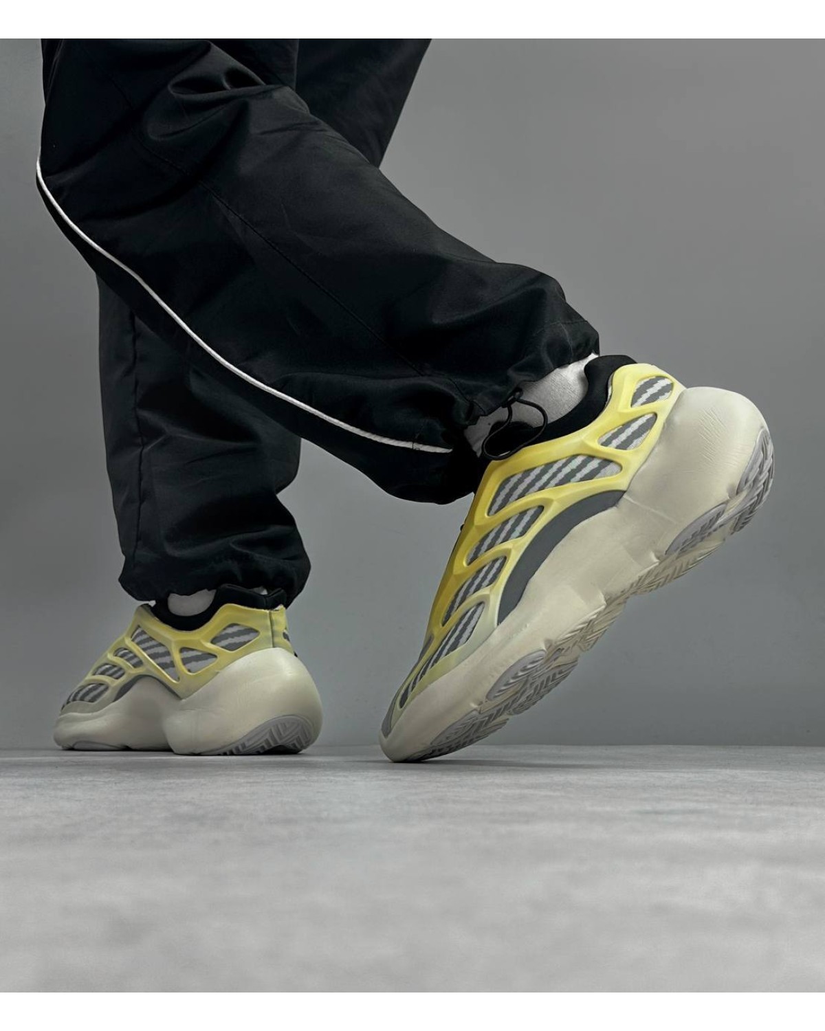 Adidas Yeezy 700 V3 Safflower