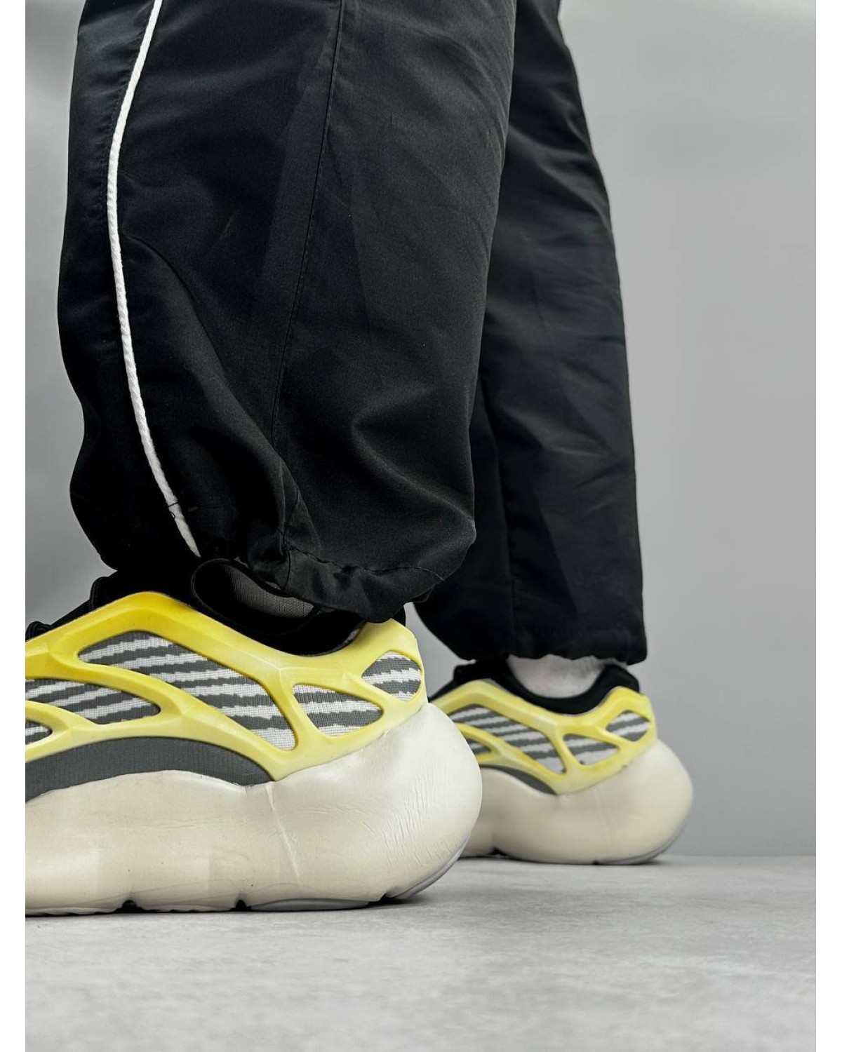 Adidas Yeezy 700 V3 Safflower