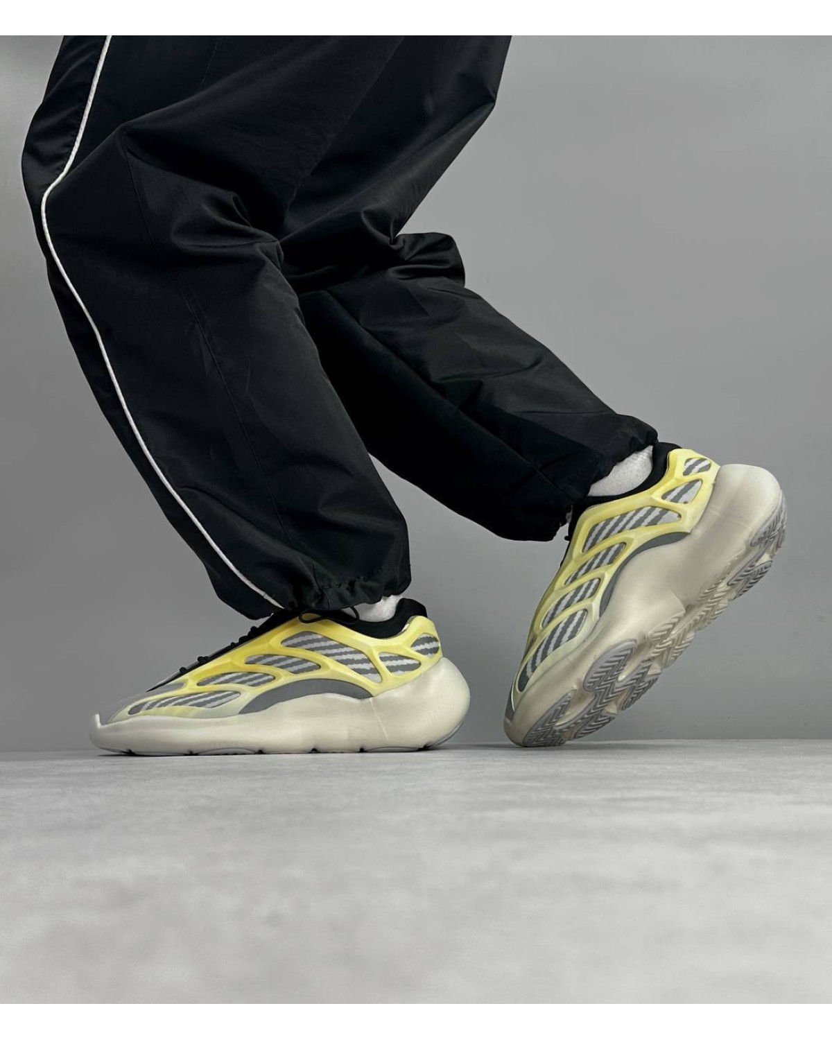 Adidas Yeezy 700 V3 Safflower