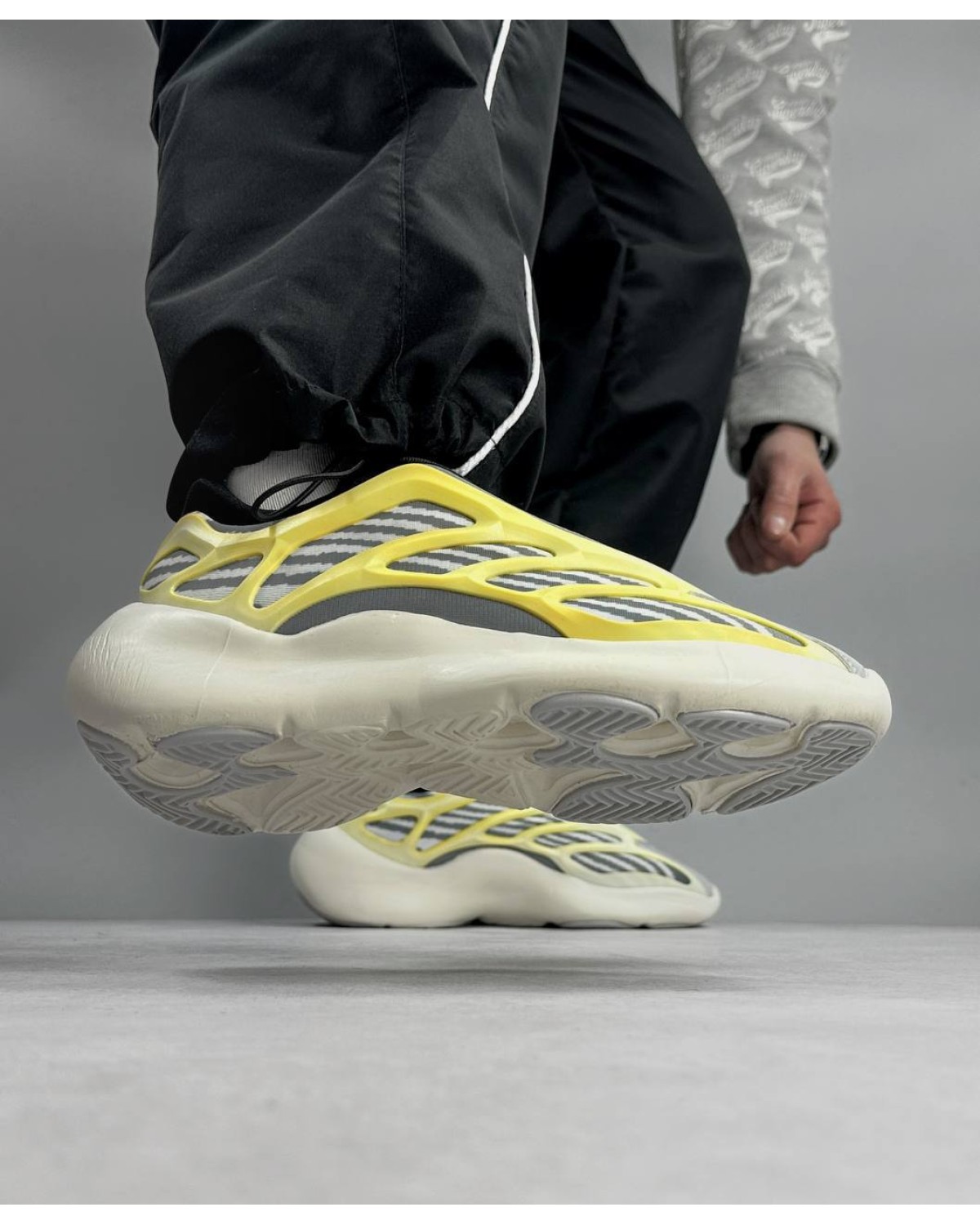 Adidas Yeezy 700 V3 Safflower