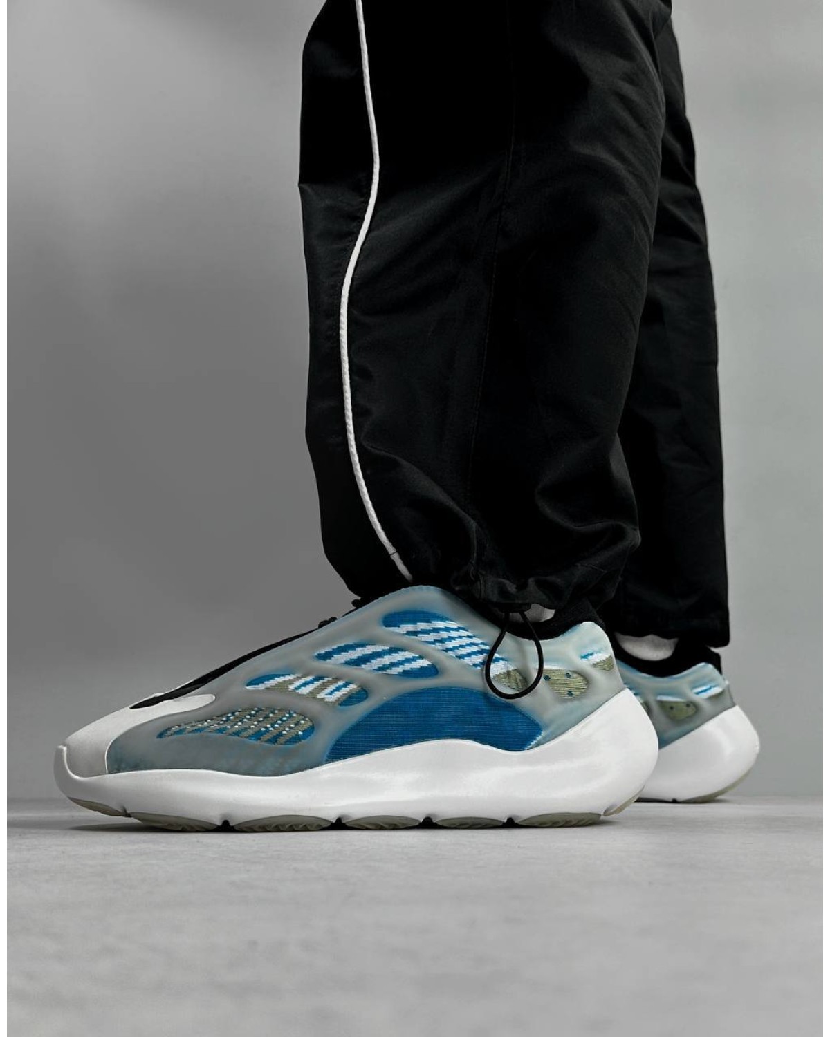 Adidas Yeezy 700 V3 Arzareth