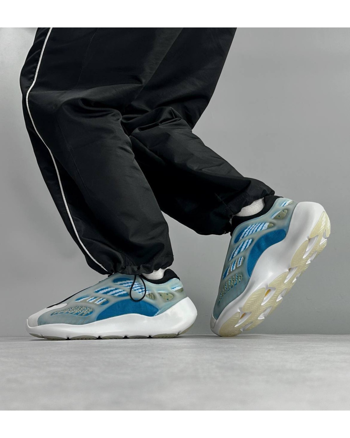 Adidas Yeezy 700 V3 Arzareth