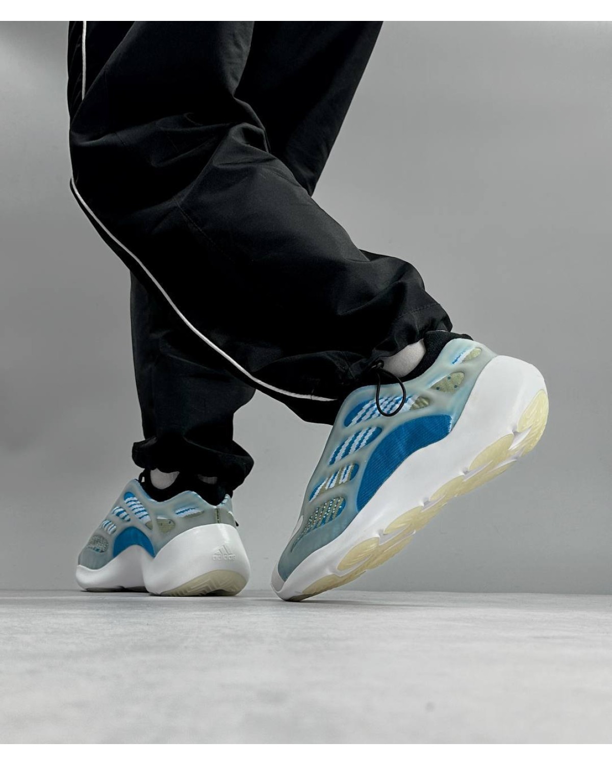 Adidas Yeezy 700 V3 Arzareth