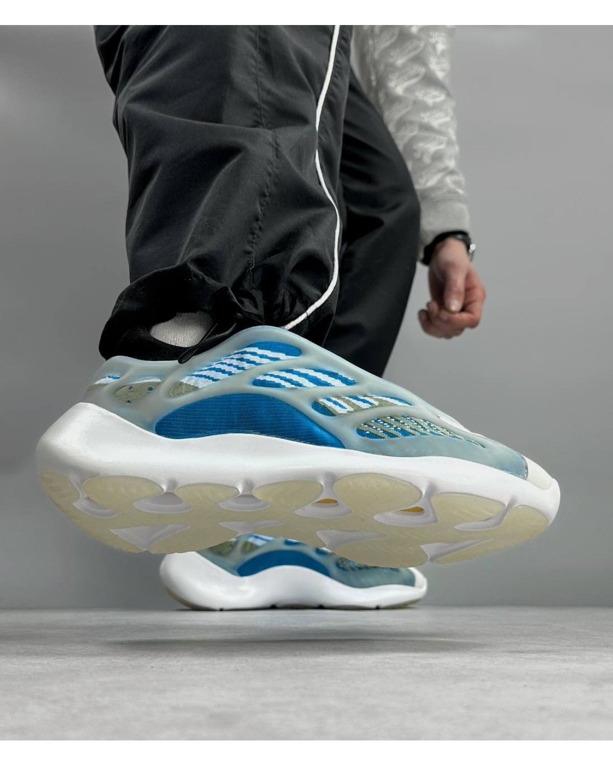 Adidas Yeezy 700 V3 Arzareth