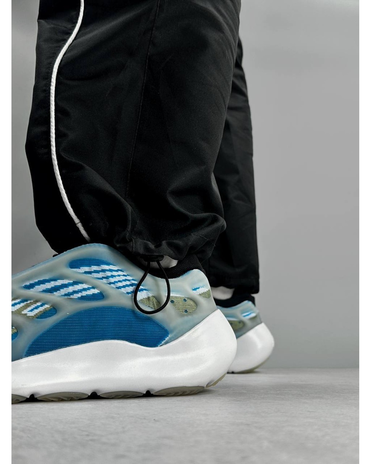 Adidas Yeezy 700 V3 Arzareth