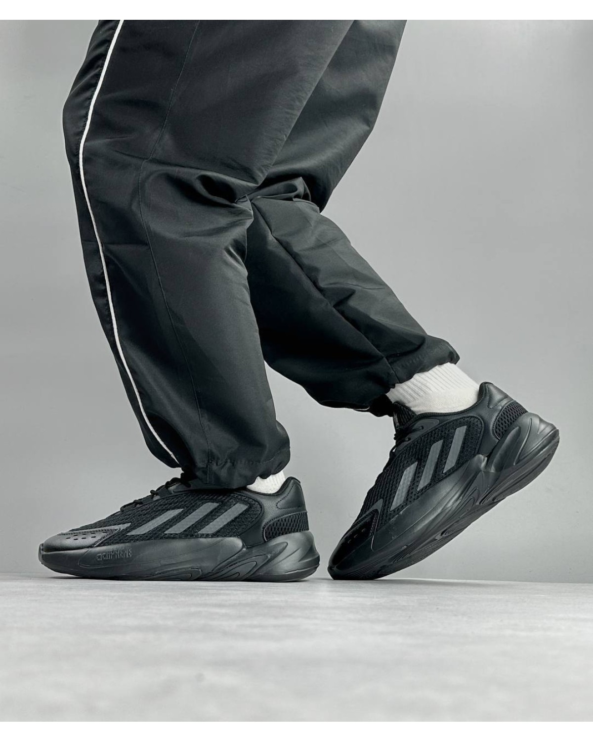 Adidas Ozelia Black