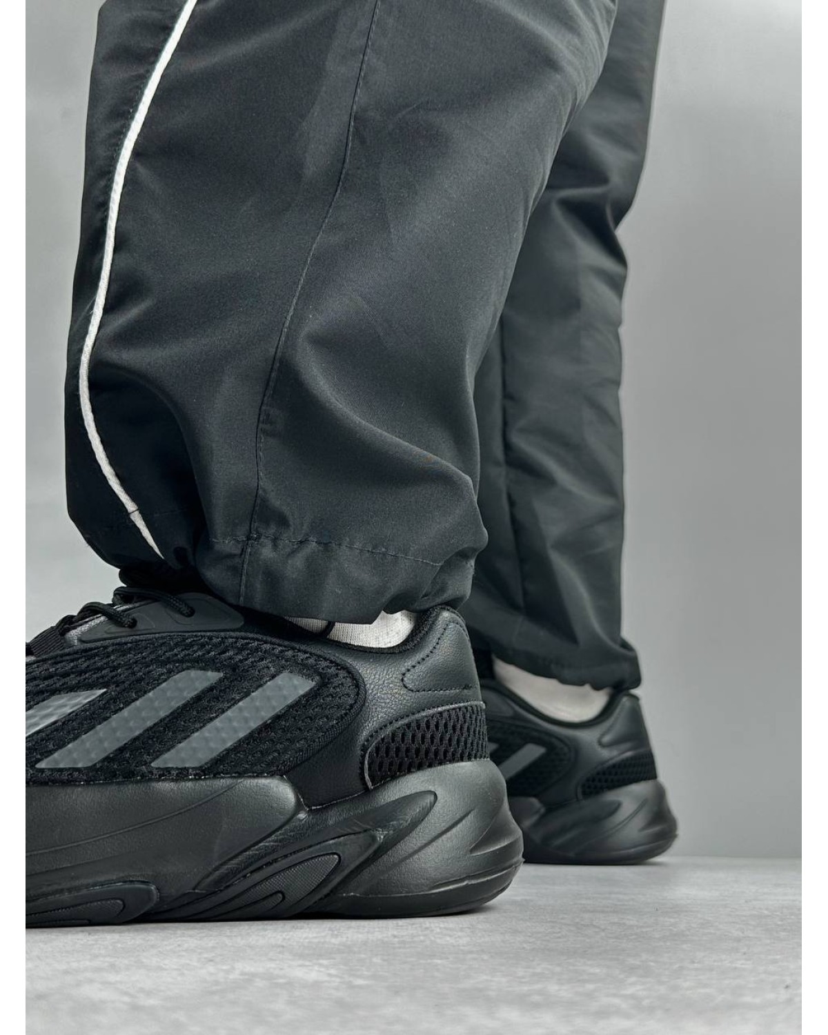 Adidas Ozelia Black