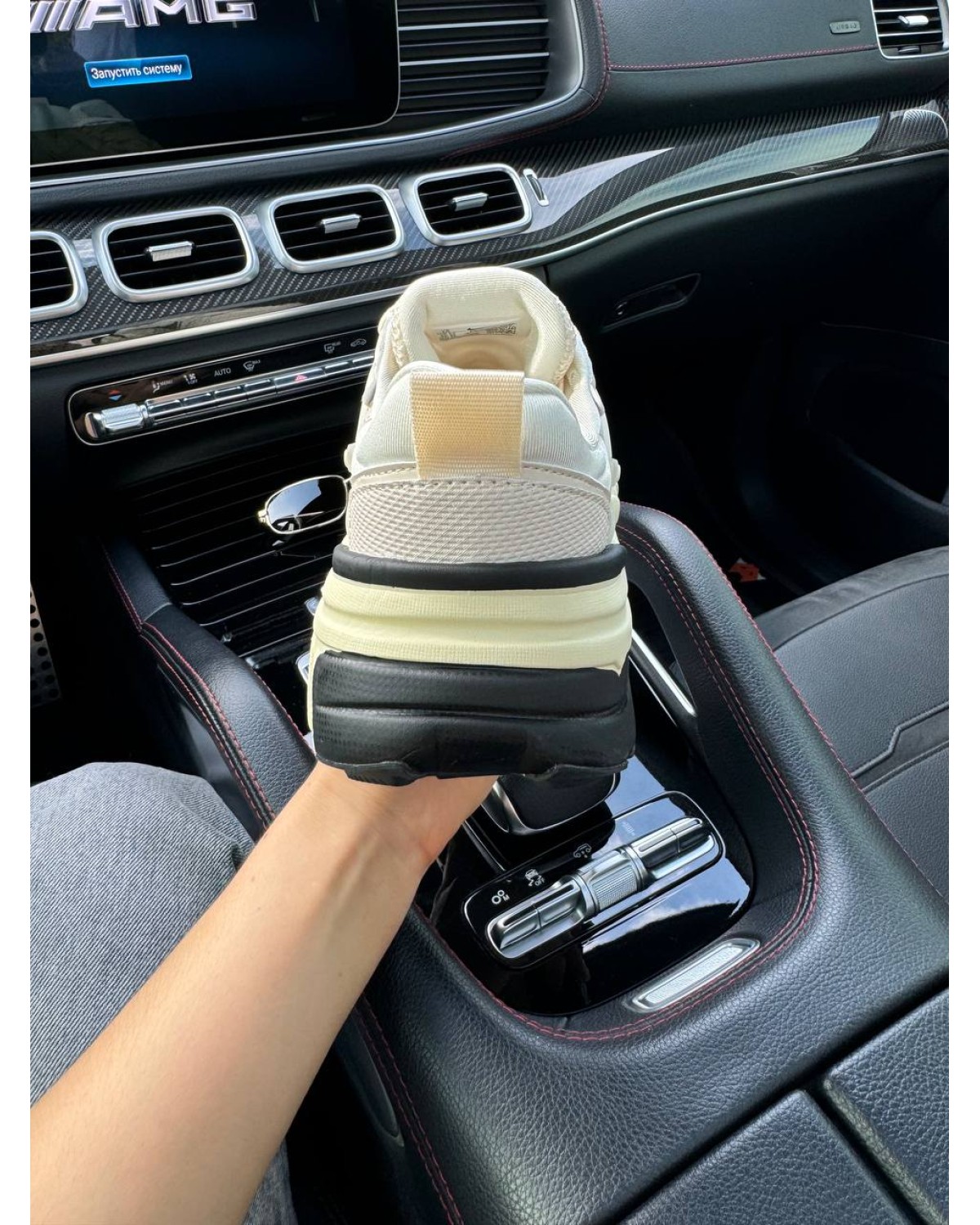 Nike V2K Run Light Beige Black
