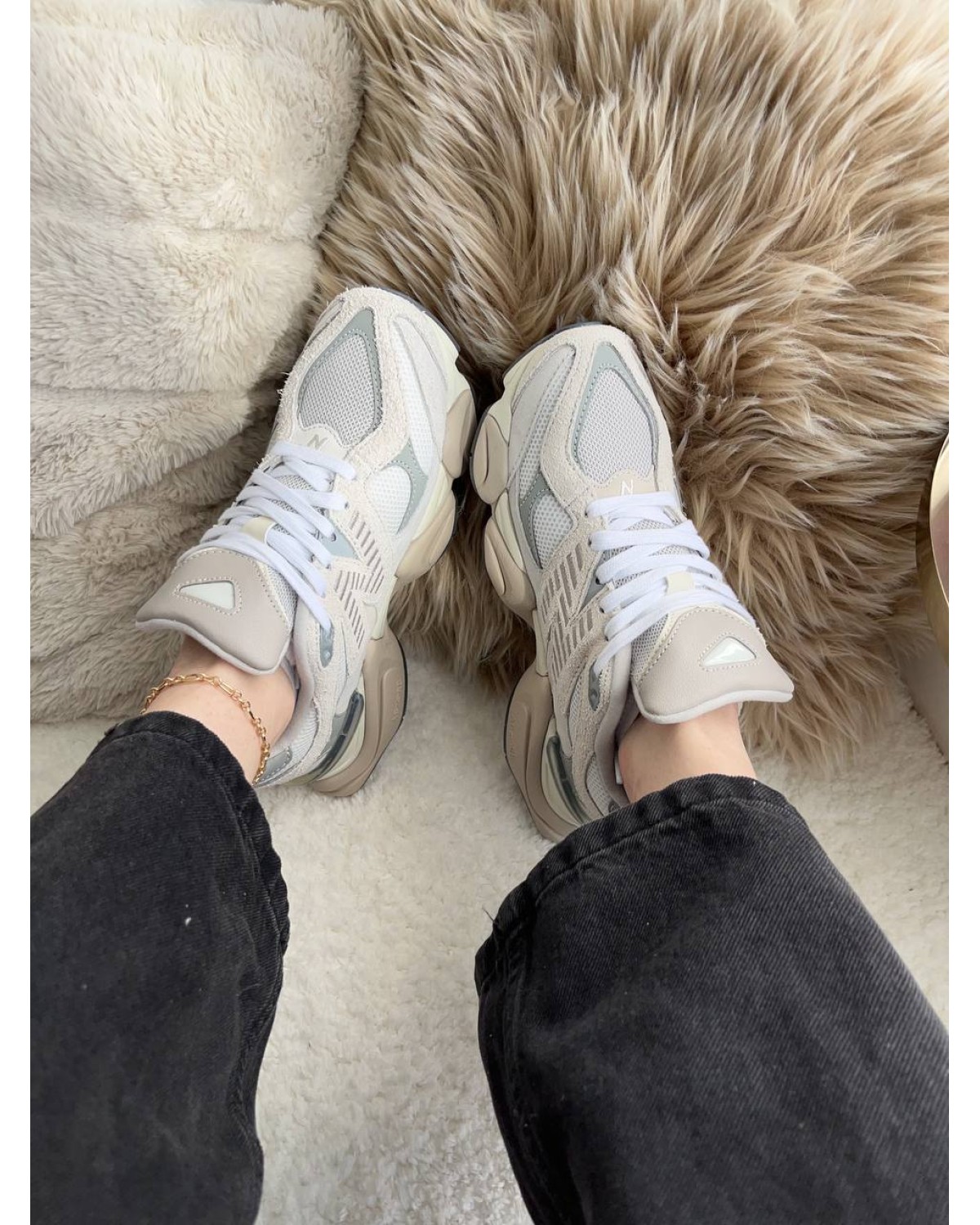 New Balance 9060 Light Grey