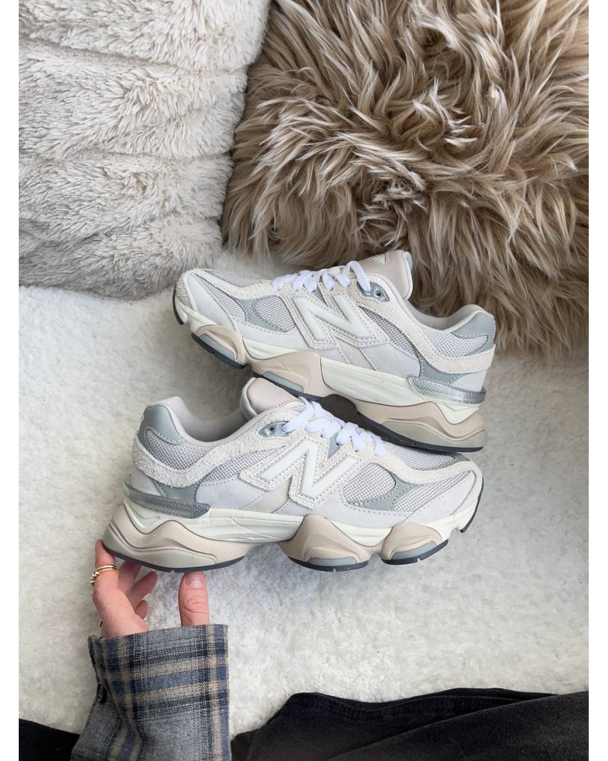 New Balance 9060 Light Grey