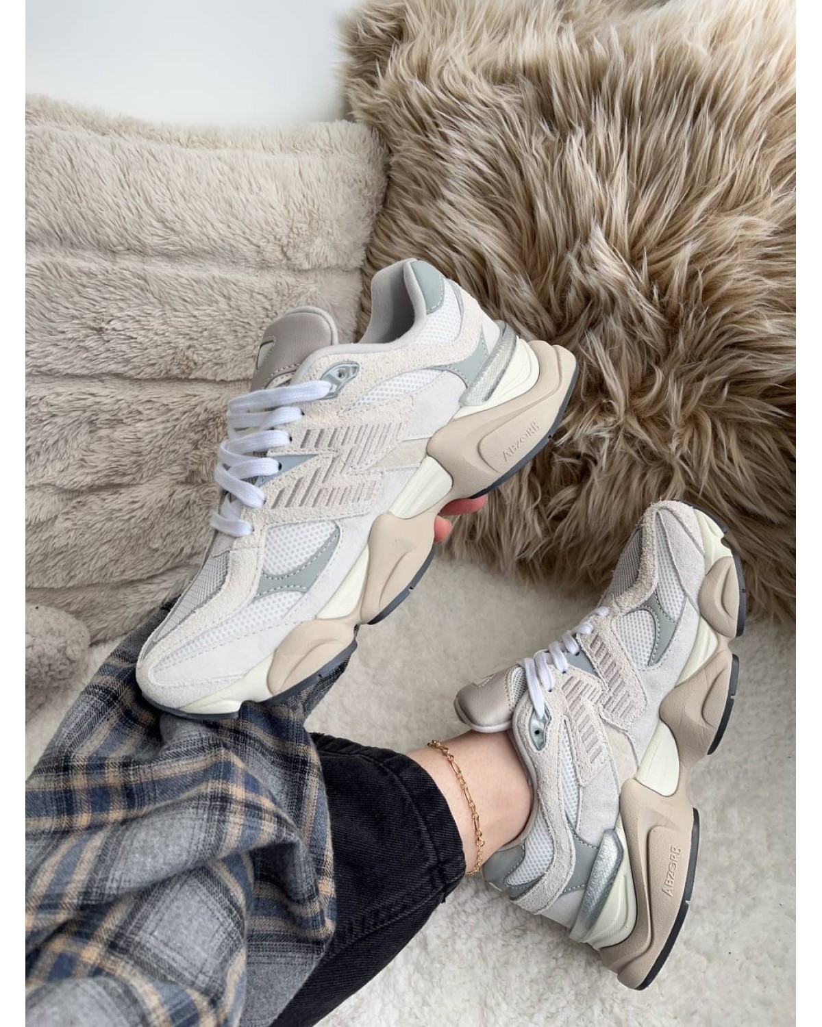 New Balance 9060 Light Grey