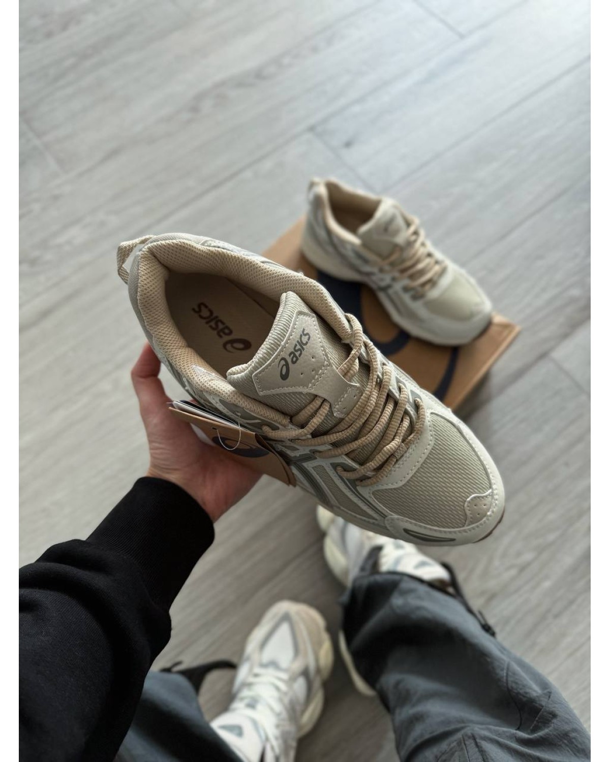 Asics Gel-Venture 6 Cream Gray