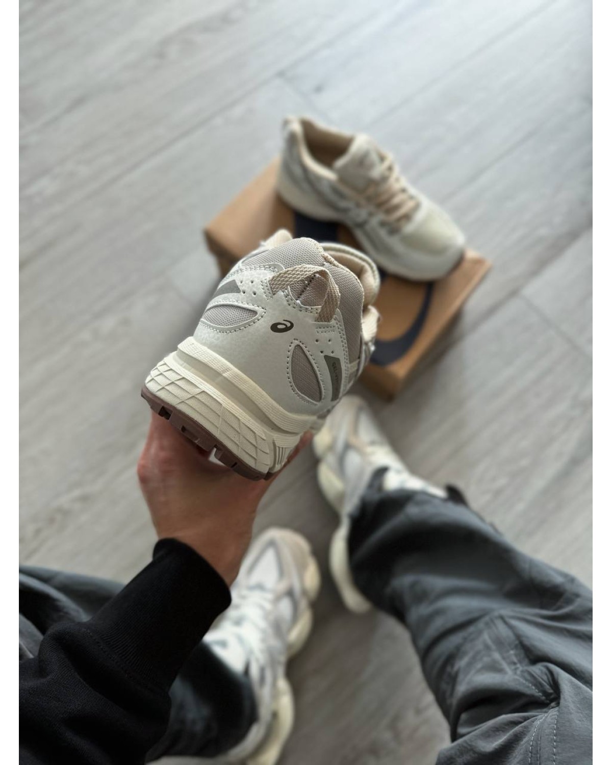 Asics Gel-Venture 6 Cream Gray