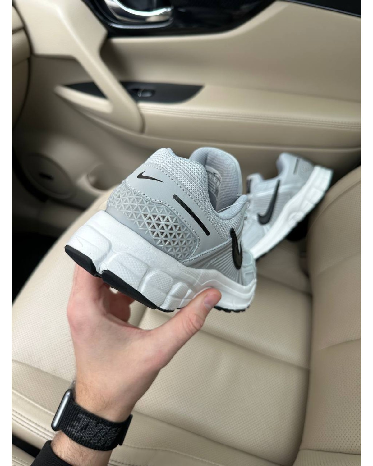 Nike Zoom Vomero 5 Grey Black