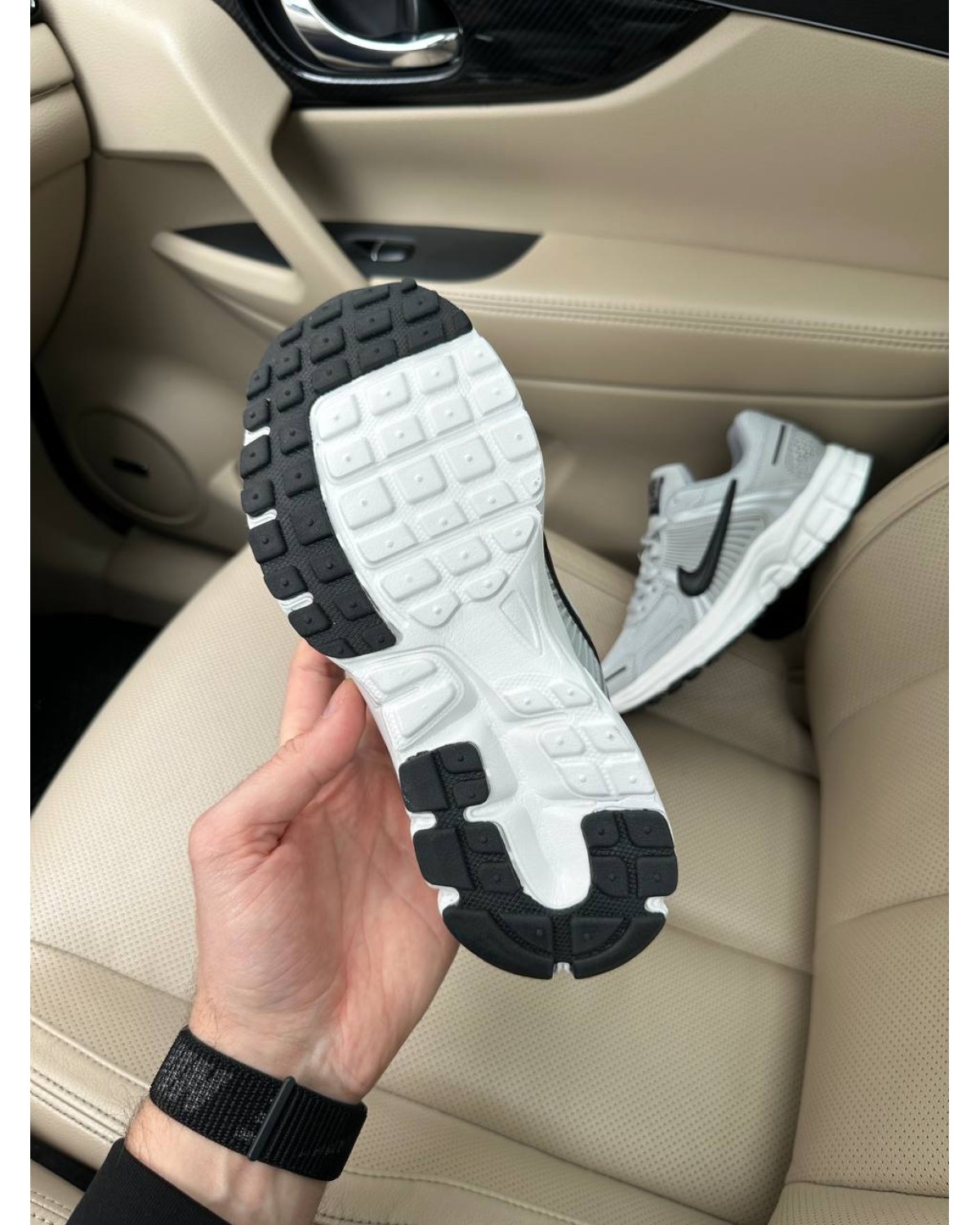 Nike Zoom Vomero 5 Grey Black