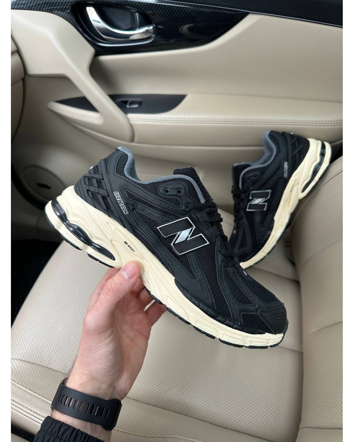 New Balance 1906R Black Milk