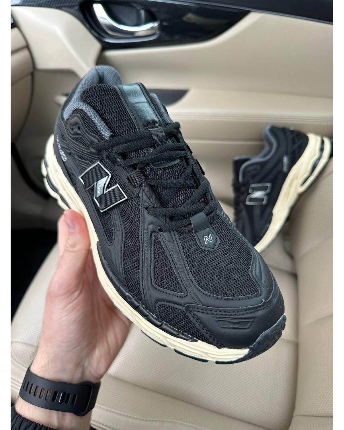 New Balance 1906R Black Milk