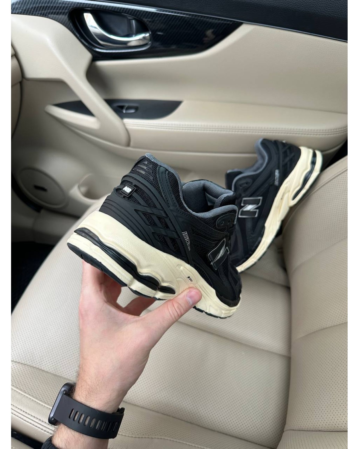 New Balance 1906R Black Milk