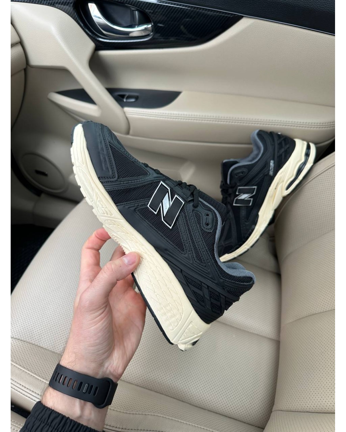 New Balance 1906R Black Milk