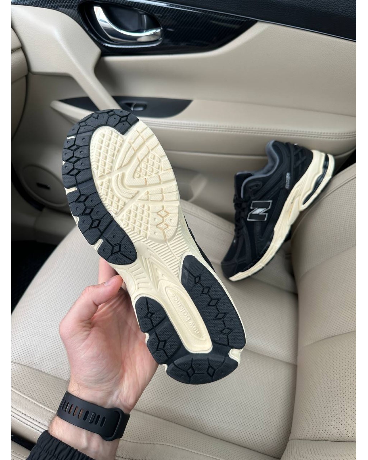 New Balance 1906R Black Milk