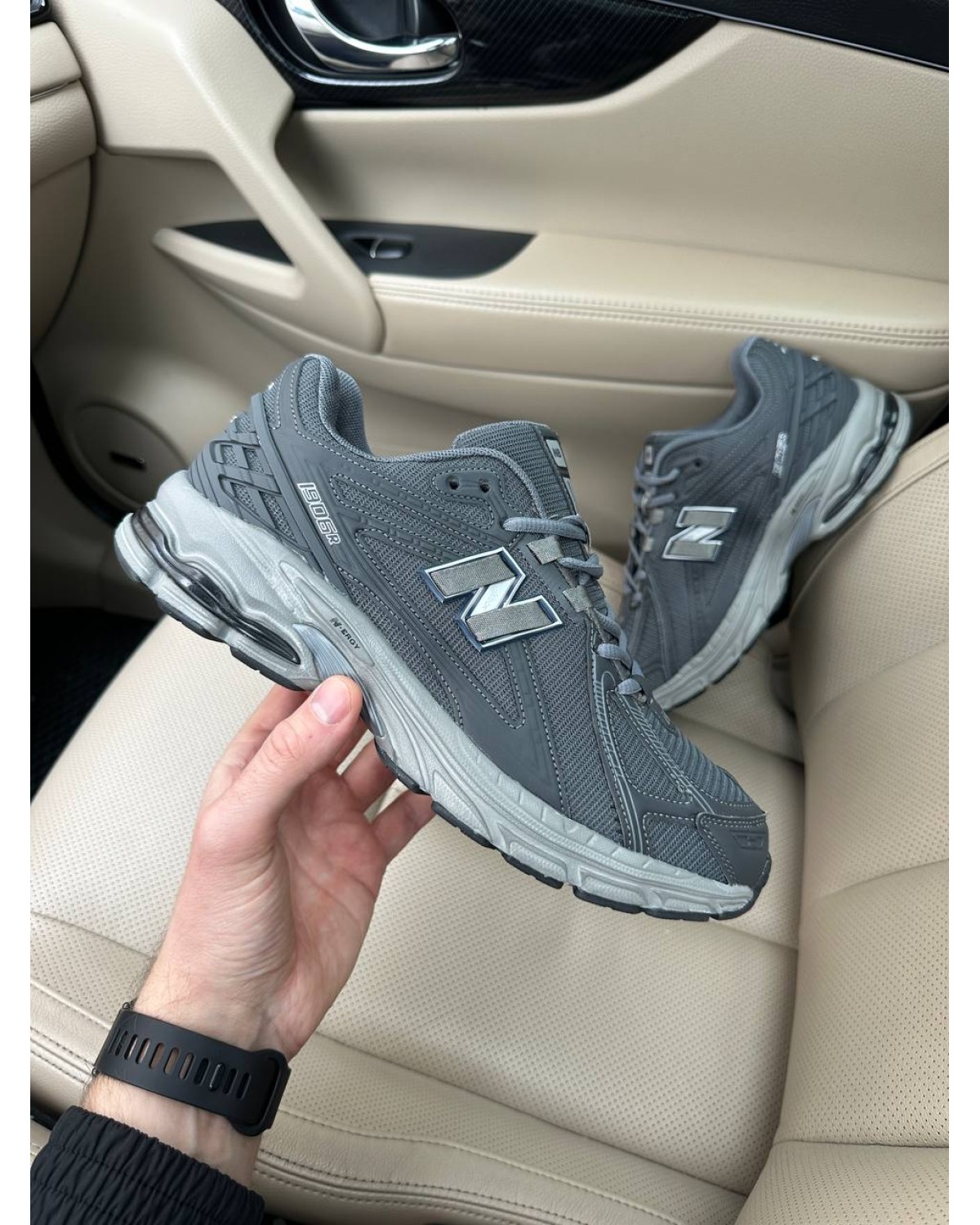 New Balance 1906R Graphite